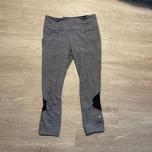 Lululemon Cropped Grey Leggings w/ Knee Mesh